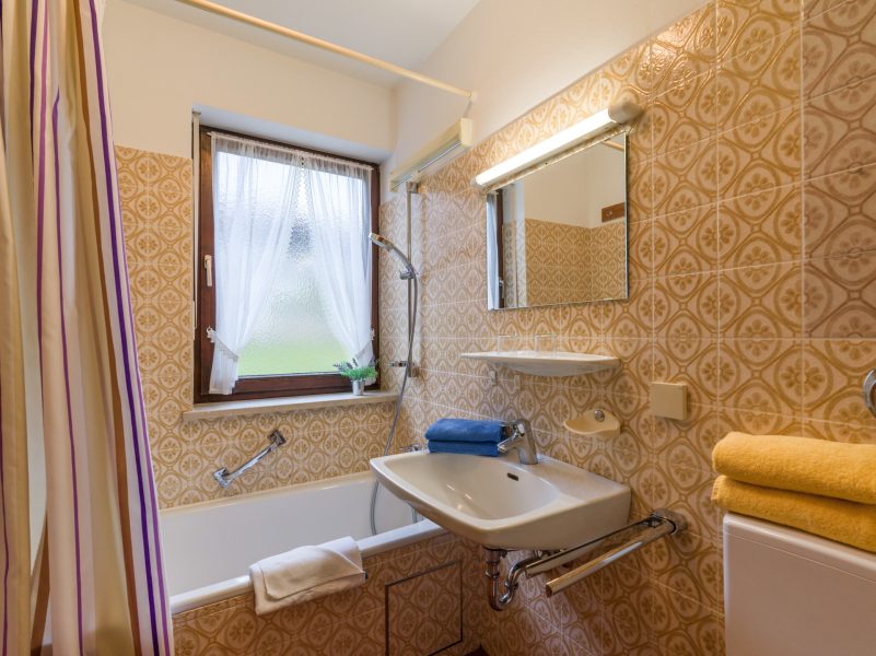 E1_Badezimmer_Ferienwohnanlage_Oberaudorf_web