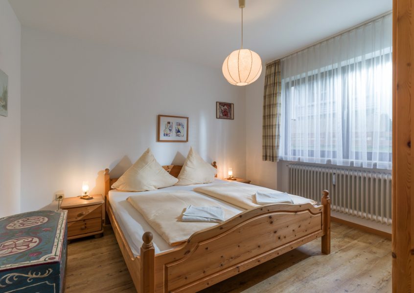 E1_Schlafzimmer_Ferienwohnanlage_Oberaudorf_web