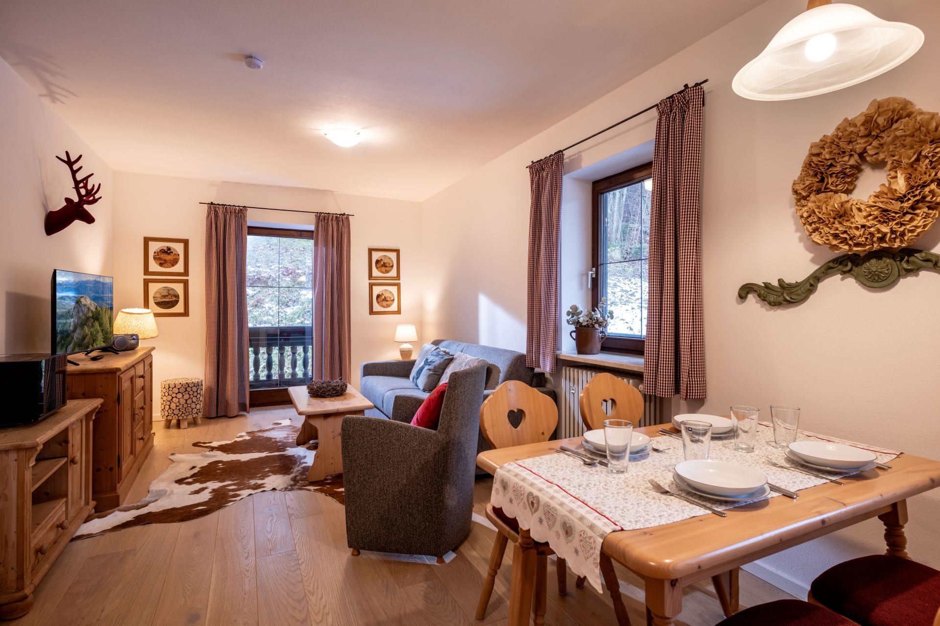 App_11_Wohnraum_Bergschloessl_Oberaudorf_11_2025_Dabernig_1_Internet